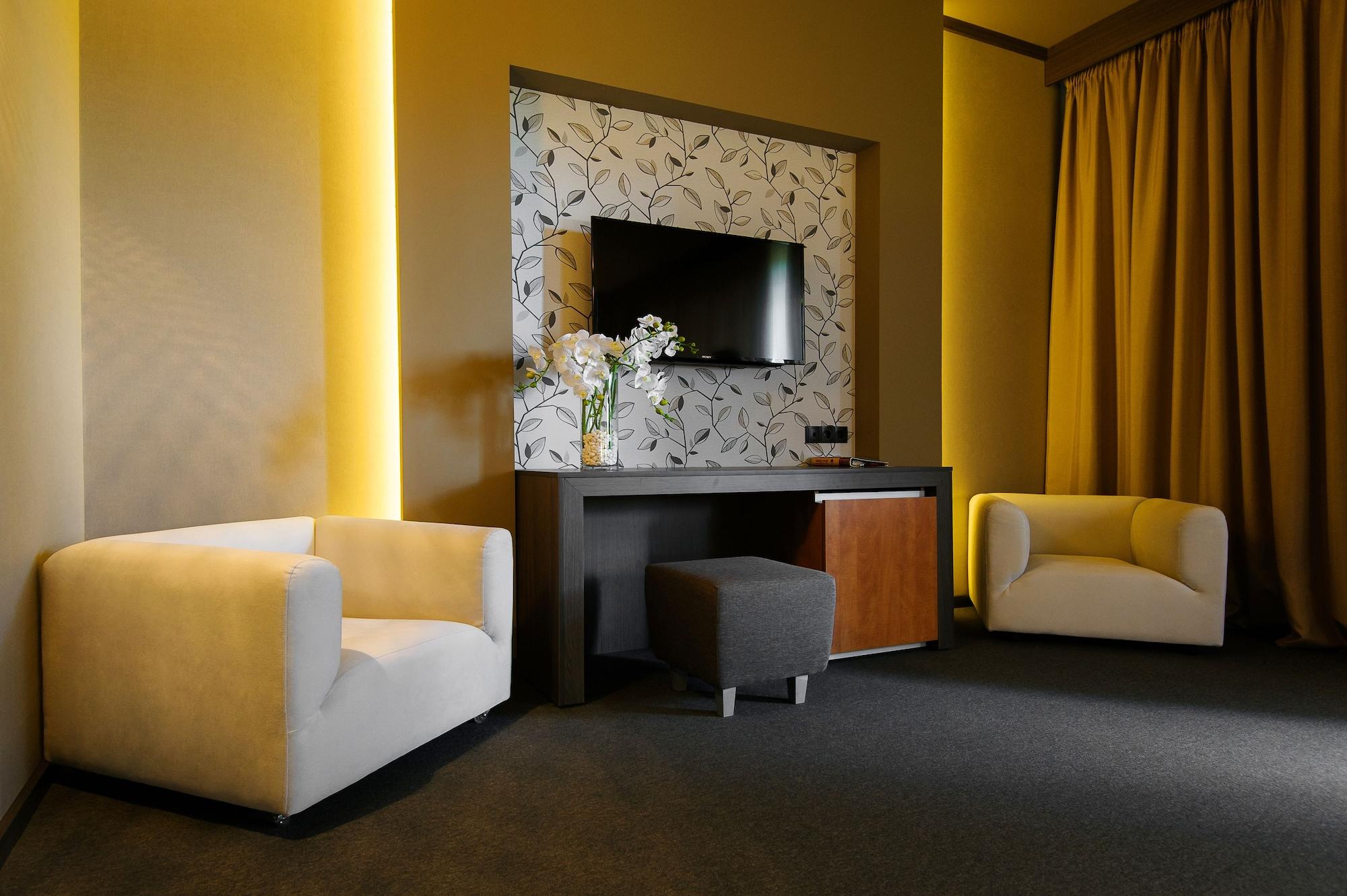 Jolly Alon Hotel