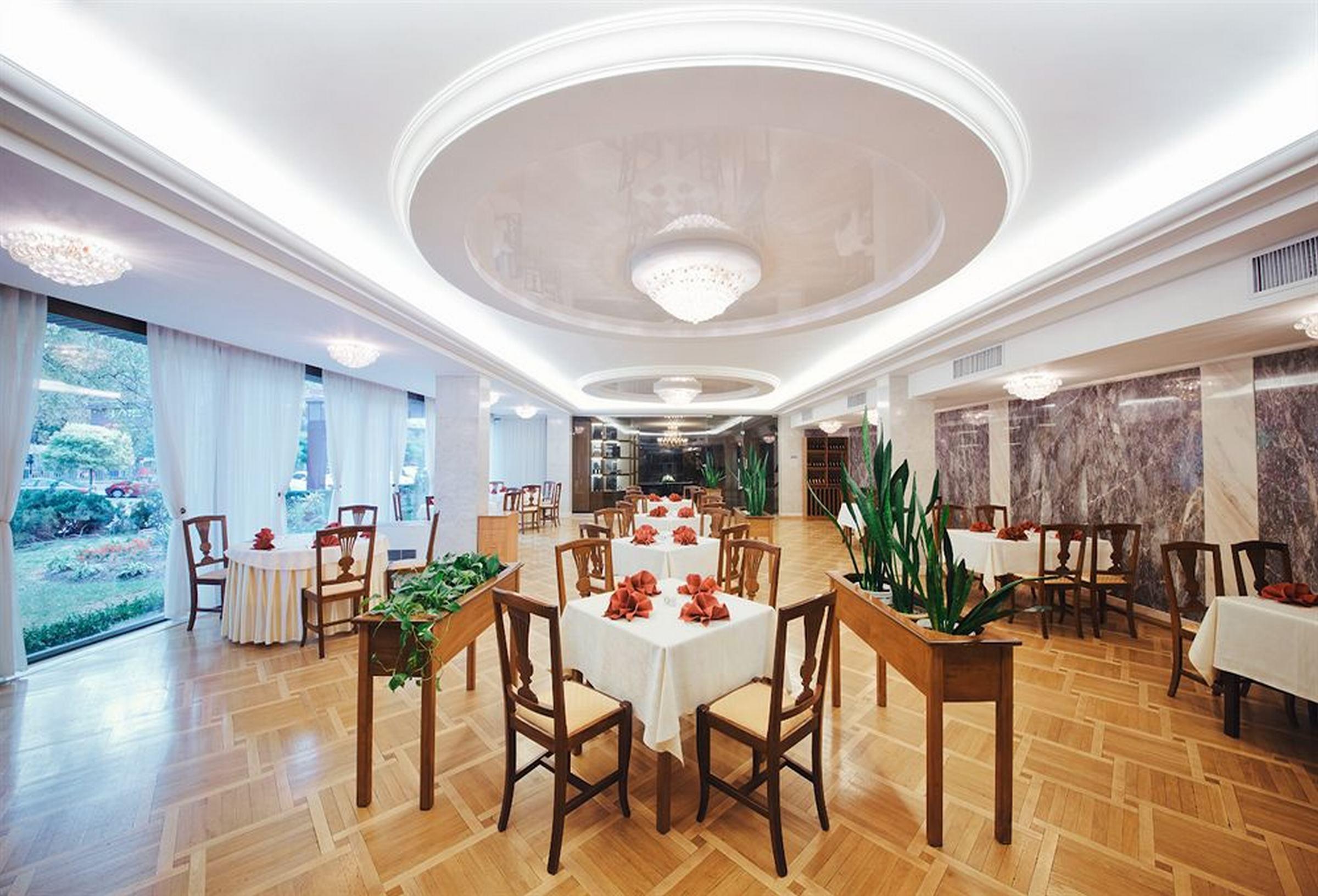 Jolly Alon Hotel 4*