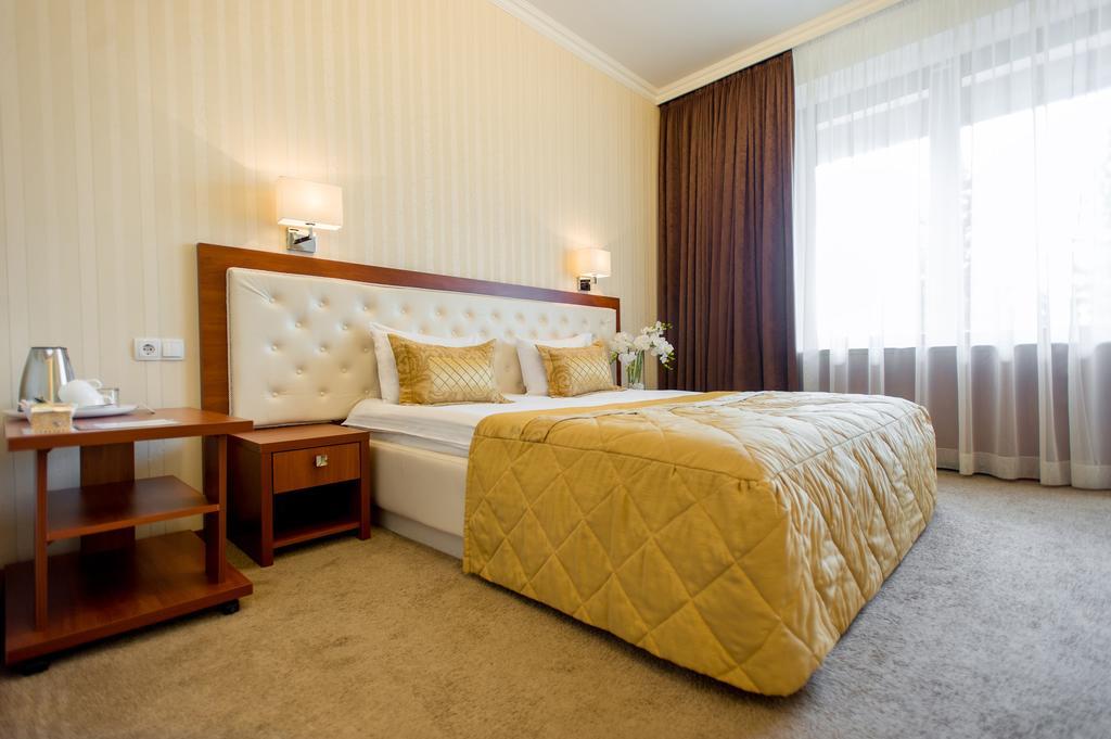 Jolly Alon 4* Chişinău